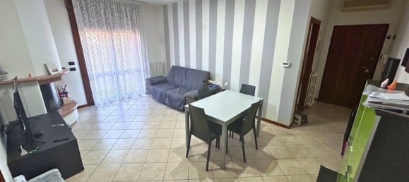 5 rooms Apartment in Mirandola, Italy No. 295656 4