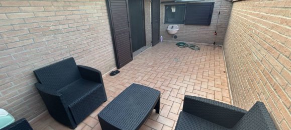 5 rooms Apartment in Mirandola, Italy No. 295656 3