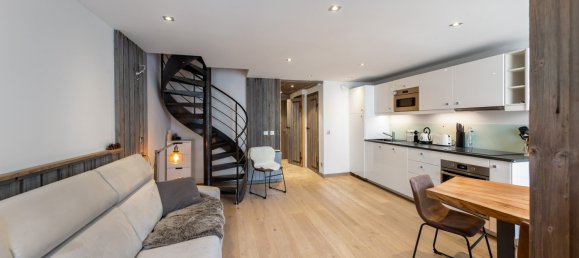 3 bedrooms Apartment in Les Belleville, France No. 398 2