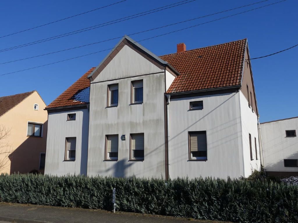 6 rooms House in Saxony, Germany No. 182712