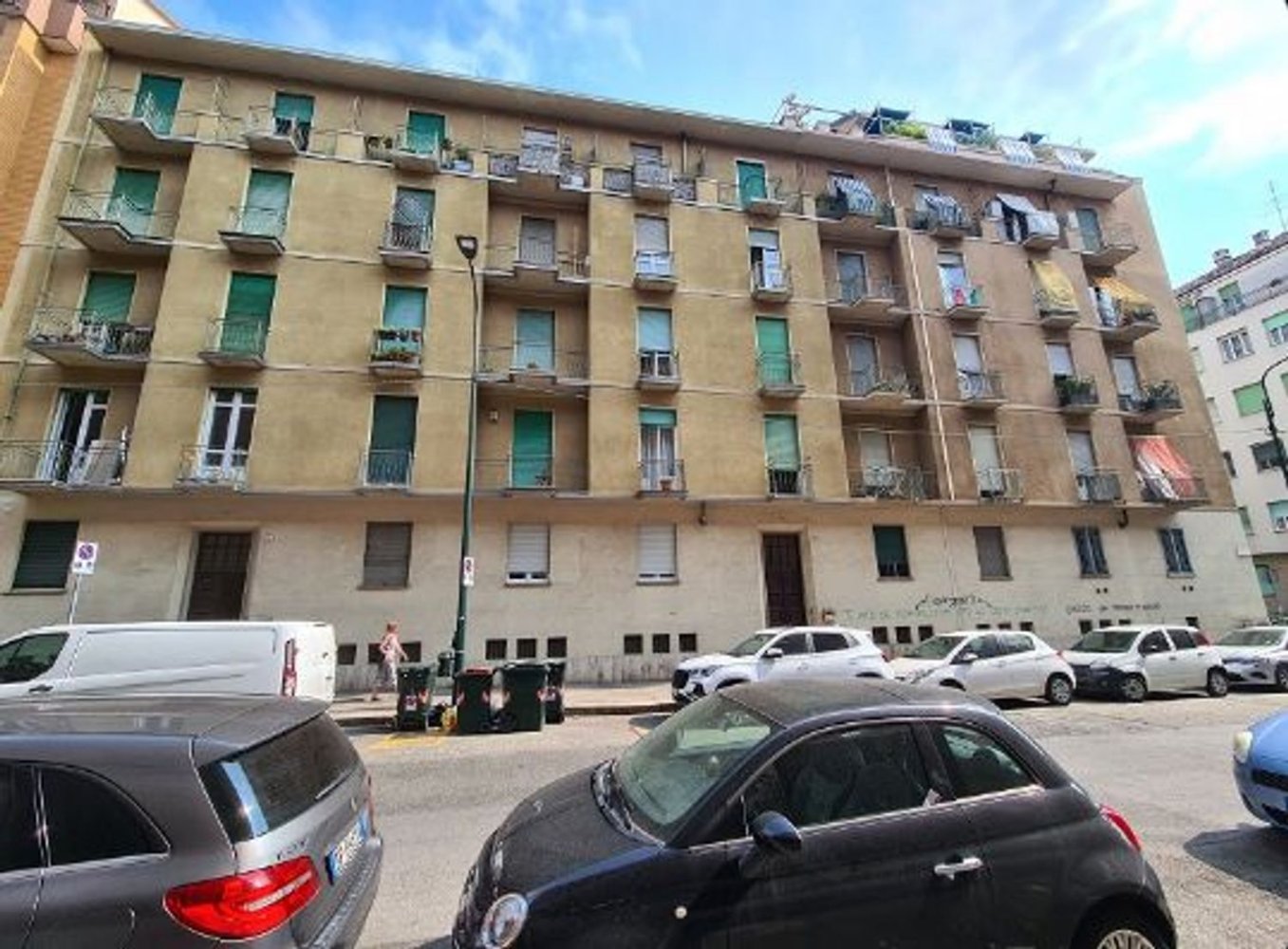 3-salle Appartement à Turin, Italy No. 50557