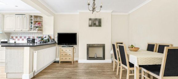 4 bedrooms House in Feltham, United Kingdom No. 8504 7