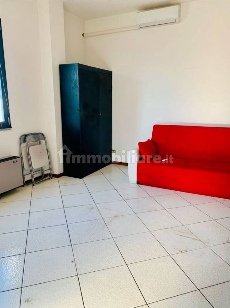 2 rooms Office in Montesilvano, Italy No. 178277