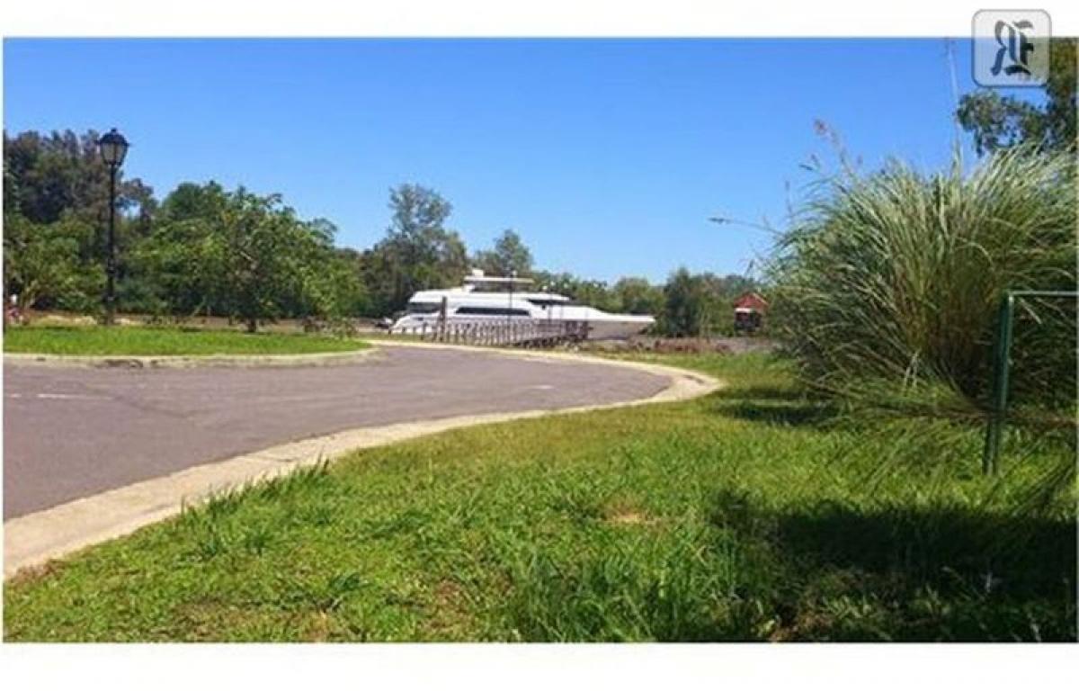  Land in Tigre, Argentina No. 32702