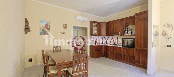 3 bedrooms Apartment in Livorno, Italy No. 88115 2