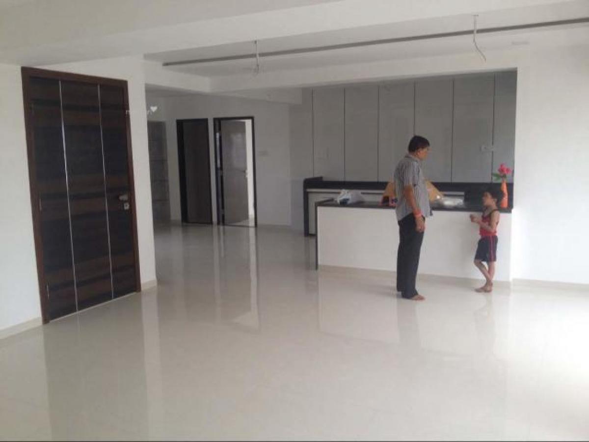 3 bedrooms House in Surat, India No. 5897