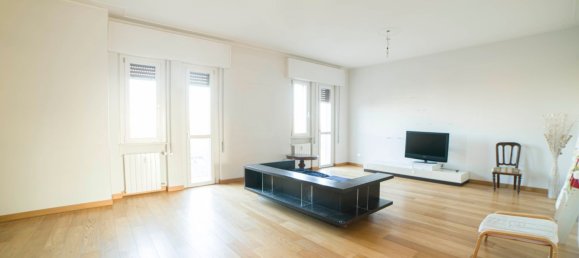 Apartamento de 5 habitaciónes en Codogno, Italy No. 224293 2