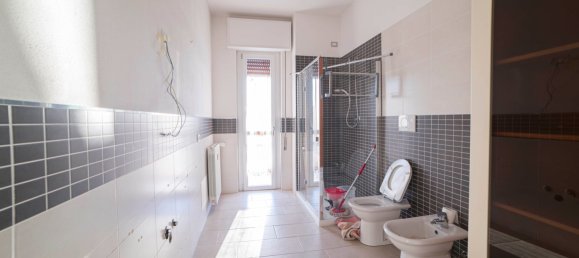 Apartamento de 5 habitaciónes en Codogno, Italy No. 224293 10