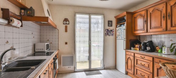 5 bedrooms House in Garancieres, France No. 168001 7