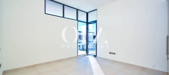 4 bedrooms Villa in Yas Island, UAE No. 17386 14