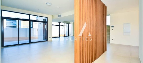 4 bedrooms Villa in Yas Island, UAE No. 17386 9