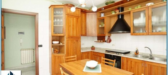 4 bedrooms Apartment in Messina, Italy No. 318462 4