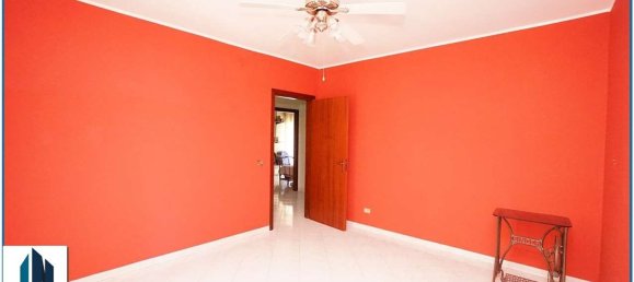 4 bedrooms Apartment in Messina, Italy No. 318462 10