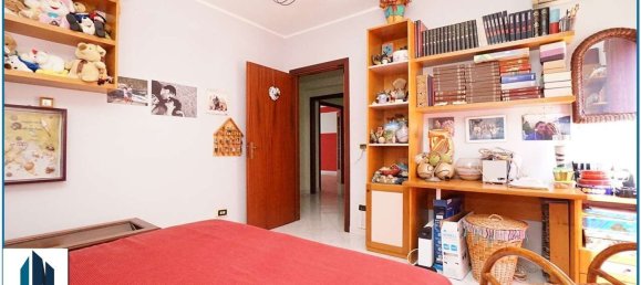 4 bedrooms Apartment in Messina, Italy No. 318462 13