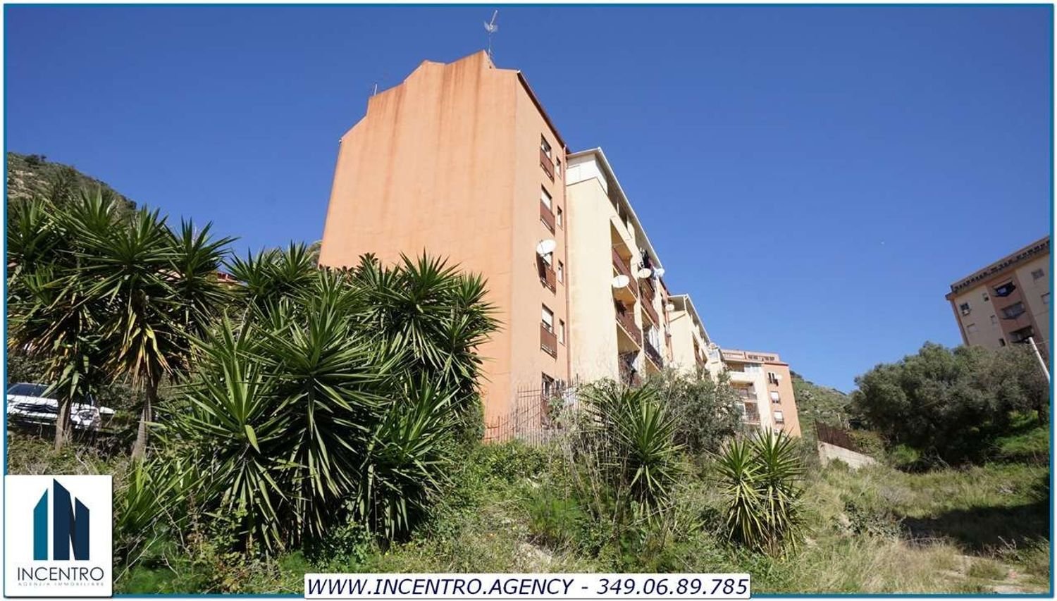 4 bedrooms Apartment in Messina, Italy No. 318462