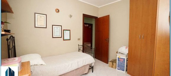 4 bedrooms Apartment in Messina, Italy No. 318462 16