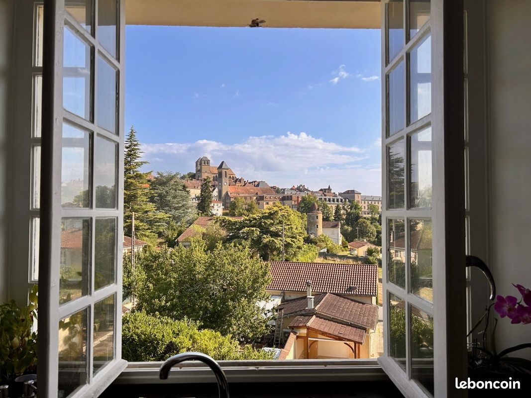 Casa de 5 dormitorios en Gourdon, France No. 338675