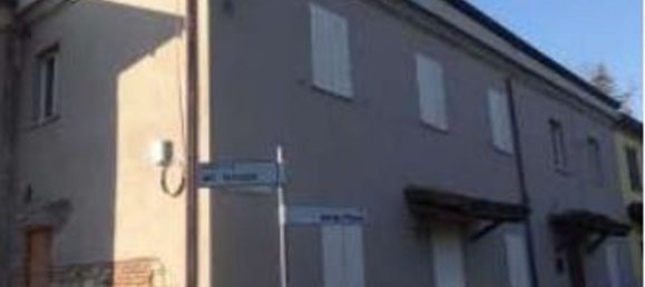 7 rooms Apartment in Gazzola, Italy No. 95632 3