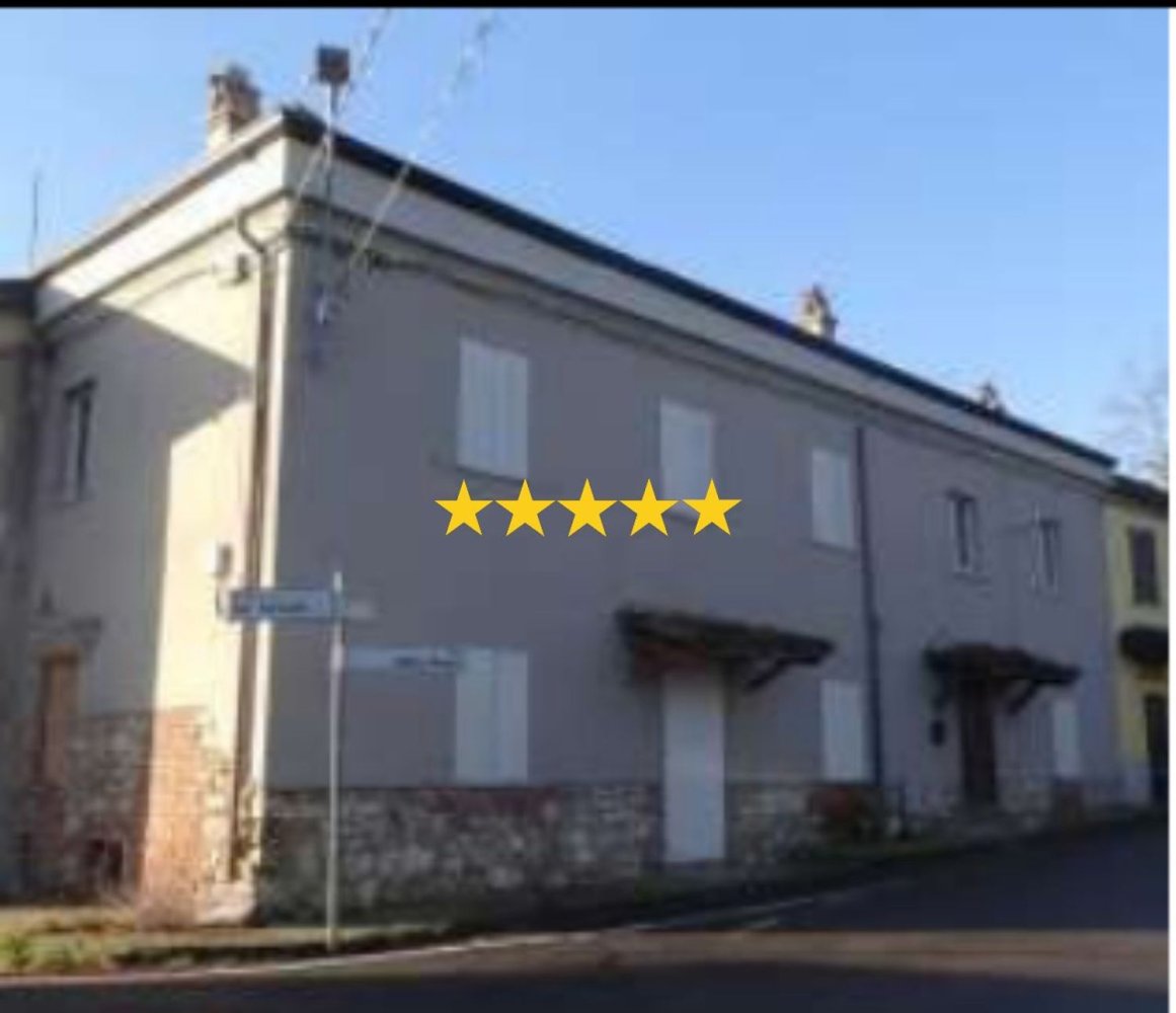 7 rooms Apartment in Gazzola, Italy No. 95632