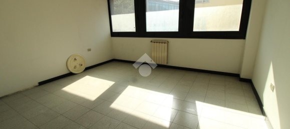 Квартира с 4 комнатами в Сан Миниато, Италия № 135762 9