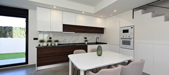 3 bedrooms Townhouse in Filipinas, Spain No. 13526 9