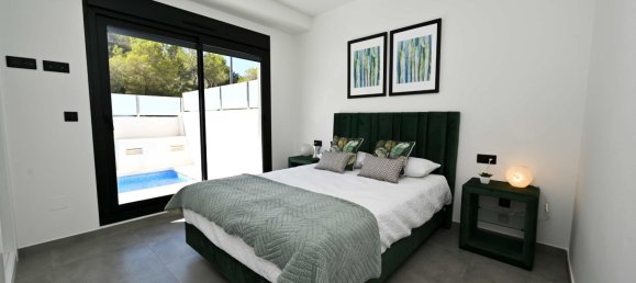 3 bedrooms Townhouse in Filipinas, Spain No. 13526 10