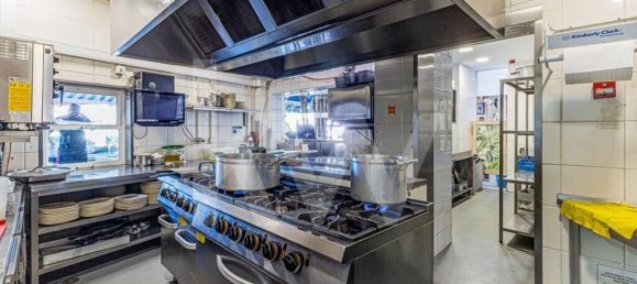 عقار تجاري في Portimao, Portugal 191متر مربع رقم 71974 15