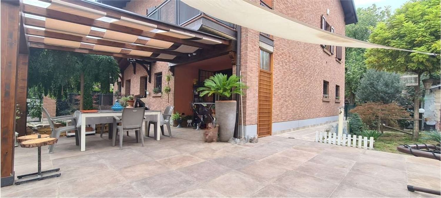 6-salle Villa à Rubiera, Italy No. 94438