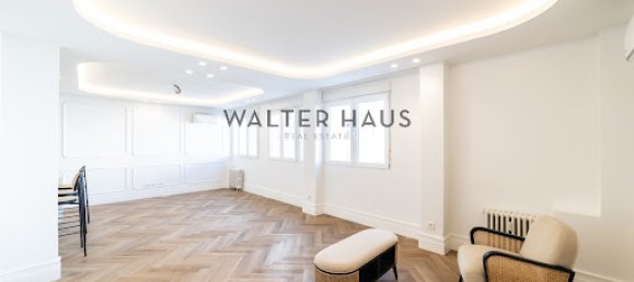 Apartamento de 3 dormitorios en Madrid, Spain No. 181005 2