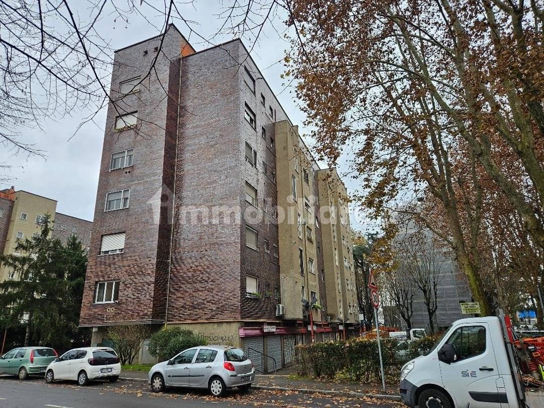 Apartamento de 2 dormitorios en Cesano Boscone, Italy No. 282638