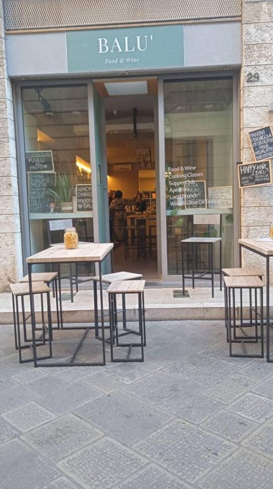 1 room Commercial property in Lecce, Italy No. 395968