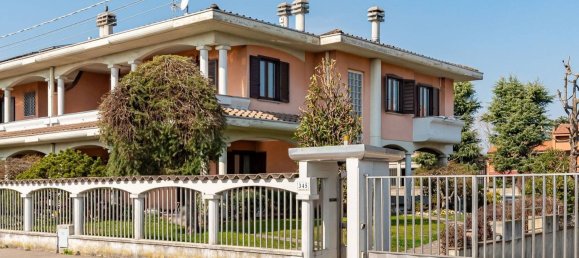 4 rooms Apartment in Uboldo, Italy No. 54934 2