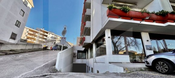 1-salle Garage à Vasto, Italy No. 22420 2