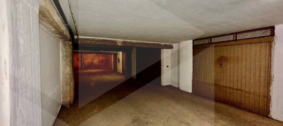 1-salle Garage à Vasto, Italy No. 22420 11