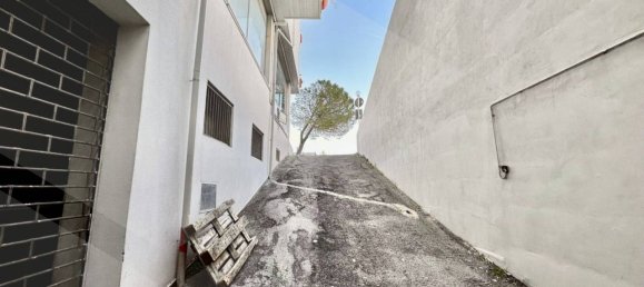 1-salle Garage à Vasto, Italy No. 22420 5