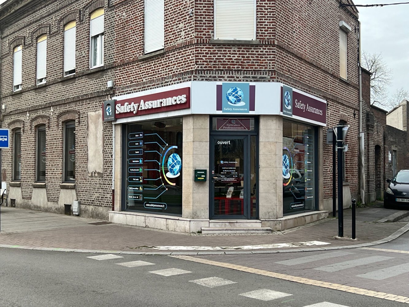 Edificio de 7 habitaciónes en Denain, France No. 272003