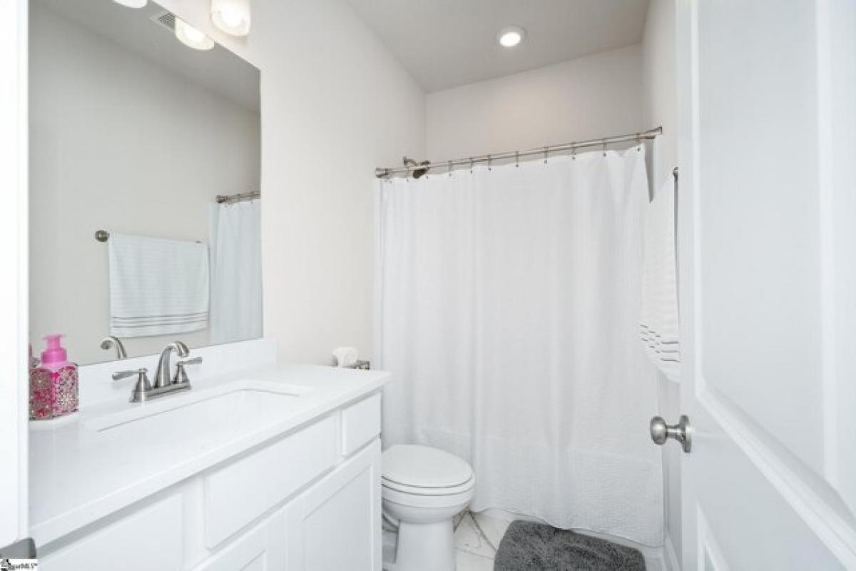 3 bedrooms House in Greer, USA No. 391481