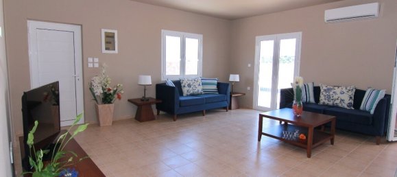 3 bedrooms Villa in Neapoli, Greece No. 3630 3