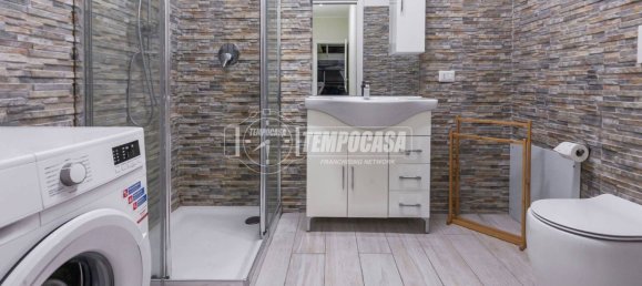 1 chambre Appartement à Milan, Italy No. 250023 10