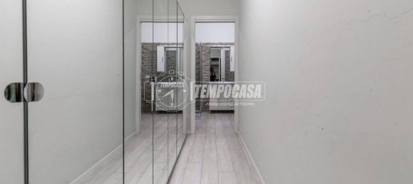 1 chambre Appartement à Milan, Italy No. 250023 7
