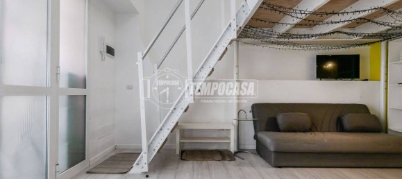 1 chambre Appartement à Milan, Italy No. 250023 3