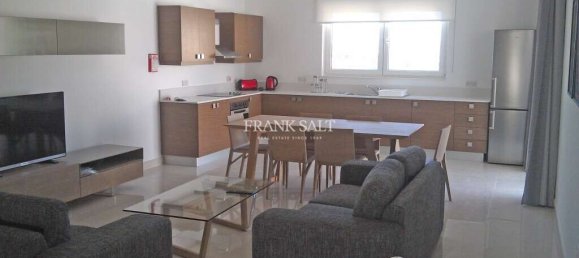 2 bedrooms Penthouse in Sliema, Malta No. 8808 2