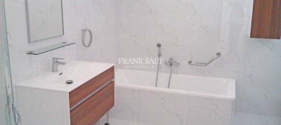 2 bedrooms Penthouse in Sliema, Malta No. 8808 6