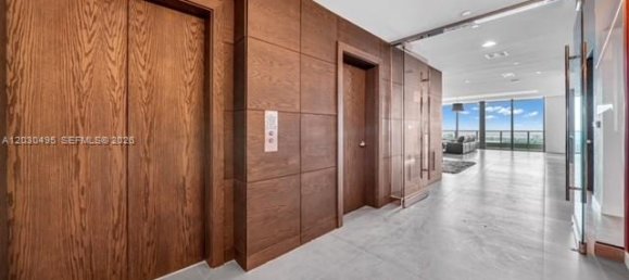3 dormitorios propiedad comercial en venta en Miami, Miami-Dade, Florida, USA № 615216 25