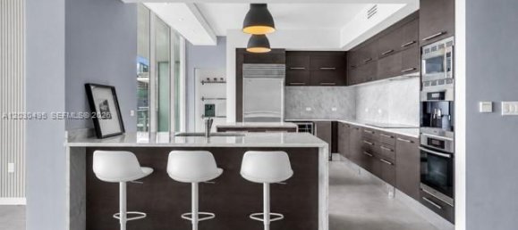 3 dormitorios propiedad comercial en venta en Miami, Miami-Dade, Florida, USA № 615216 7