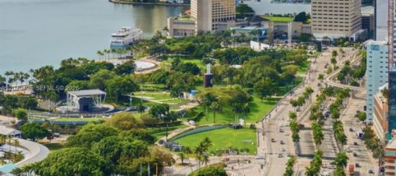 3 dormitorios propiedad comercial en venta en Miami, Miami-Dade, Florida, USA № 615216 2
