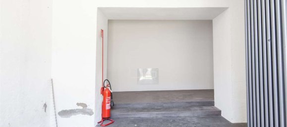 180m² Commercial property in Desenzano del Garda, Italy No. 89364 8