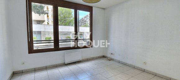 Квартира с 1 спальней в Вилёрбан, Франция № 305049 3