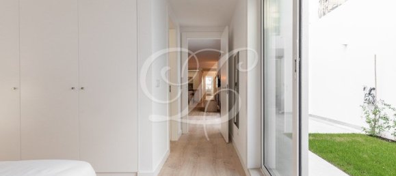 3 bedrooms Apartment in Lisbon, Portugal No. 10995 4