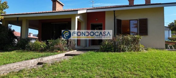 4 bedrooms Villa in Castiglione delle Stiviere, Italy No. 355725 3